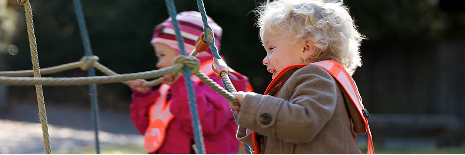 Double Decker Bilingual PreSchool GmBH