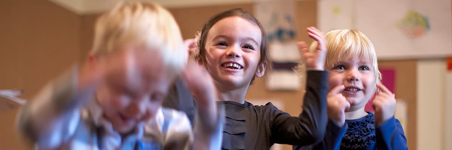 Double Decker Zweisprachige Vorschule/Kinderkrippe Double Decker
